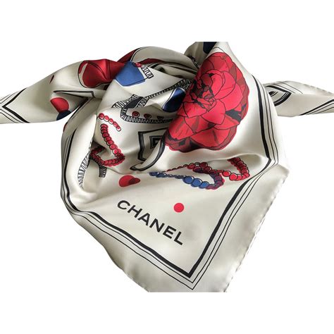 foulards de chanel.